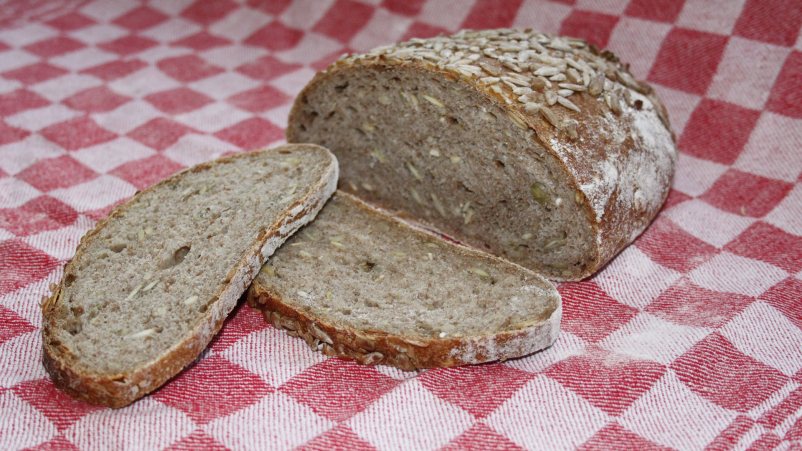 guide to gluten free sourdough bread